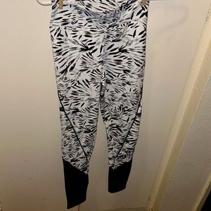 Liquido Leggings-Snakl